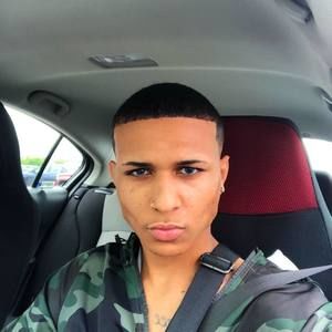 Meet your Posher, Darien